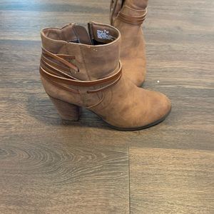 Women’s brown leather booties